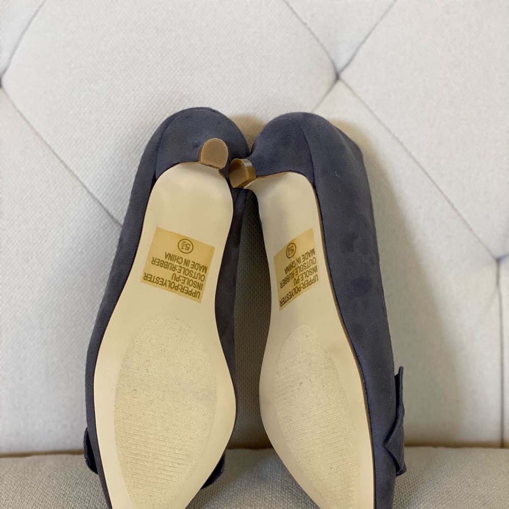 NWOT Dark Gray Kitten Heel - Picture 4 of 4